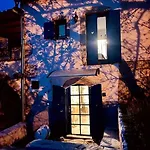House With Lovely Terrace 10 Min Drive From The Sea Vikendica