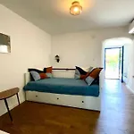 House With Lovely Terrace 10 Min Drive From The Sea Vikendica