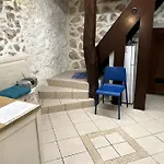 House With Lovely Terrace 10 Min Drive From The Sea Vikendica *