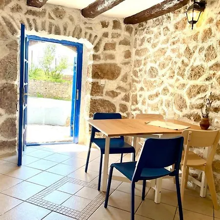 House With Lovely Terrace 10 Min Drive From The Sea *